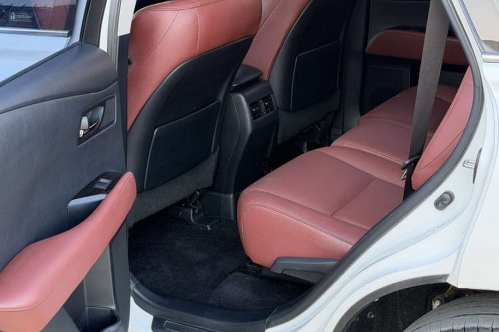 Used Lexus RX Classic 2013 270 Elite Edition Interior 4