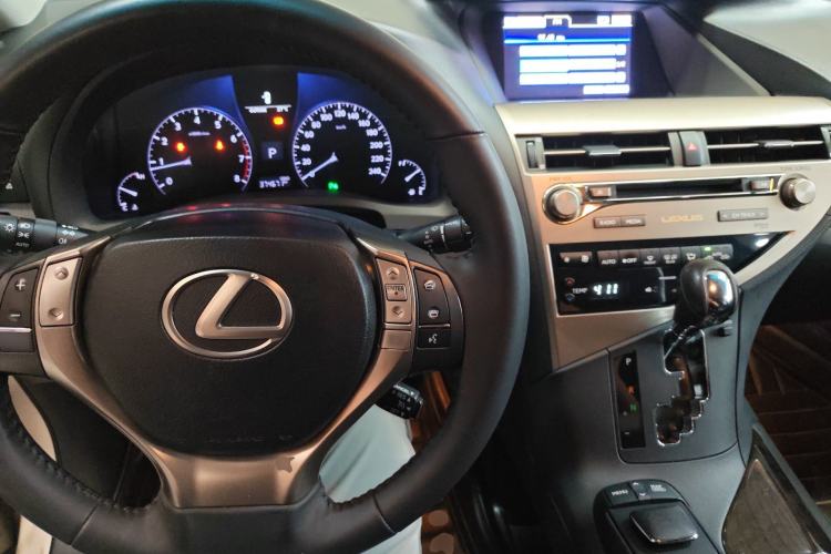 Used Lexus RX Classic 2013 270 Luxury Edition Center Console