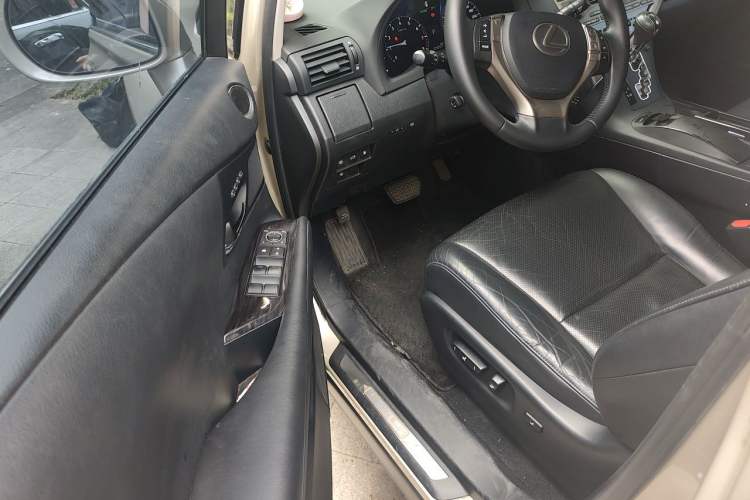 Used Lexus RX Classic 2013 270 Elegant Edition Driver Seat