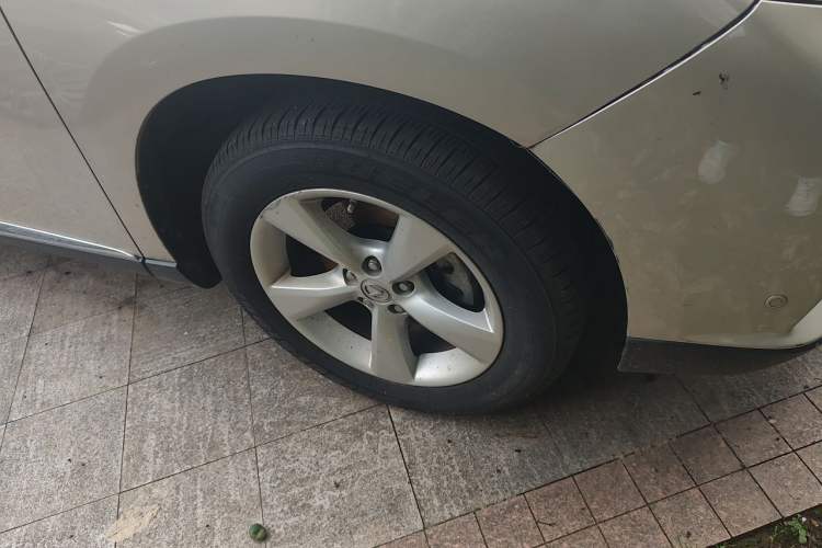 Used Lexus RX Classic 2013 270 Elegant Edition Right Front Wheel Hub
