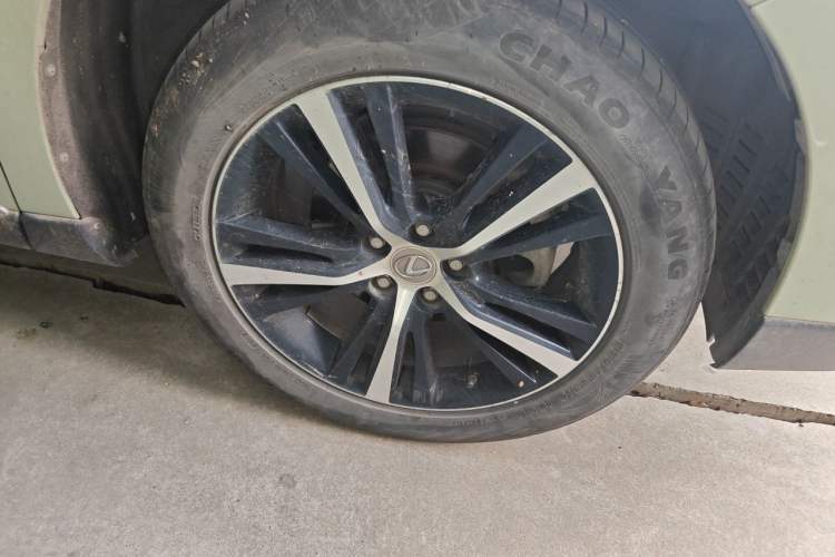 Used Lexus RX Classic 2014 270 Special Limited Edition Right Front Wheel Hub