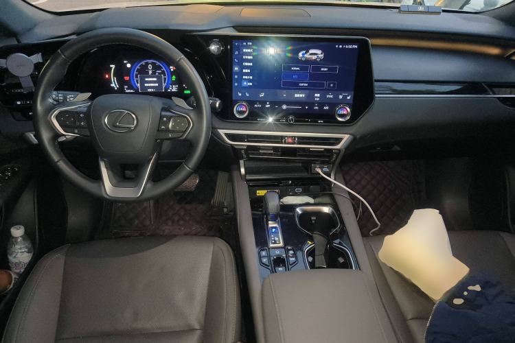Used Lexus RX New Energy 2023 450h+ Four-Wheel Drive Enjoyment Edition Center Console