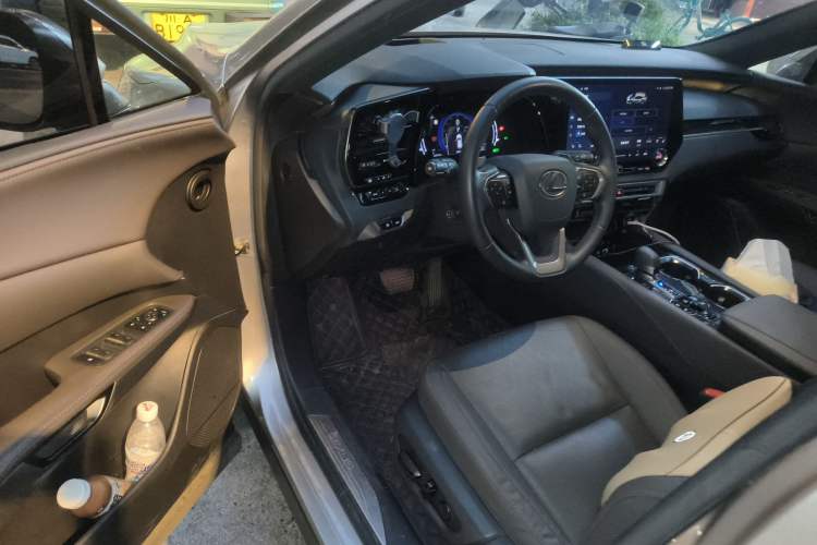 Used Lexus RX New Energy 2023 450h+ Four-Wheel Drive Enjoyment Edition Driver Seat