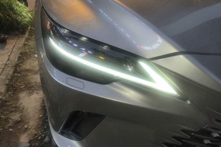 Used Lexus RX New Energy 2023 450h+ Four-Wheel Drive Enjoyment Edition Right Front Headlight
