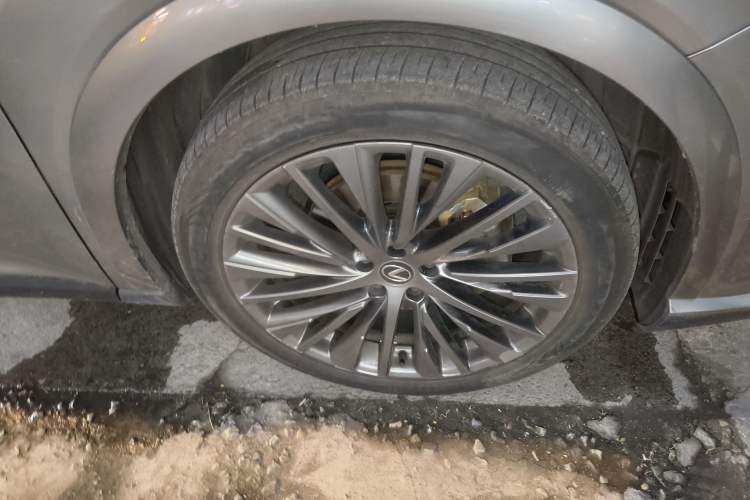 Used Lexus RX New Energy 2023 450h+ Four-Wheel Drive Enjoyment Edition Right Front Wheel Hub