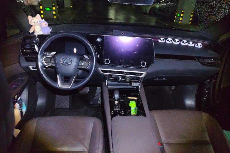 Used Lexus RX New Energy 2023 450h+ Four-Wheel Drive Enjoyment Edition Center Console
