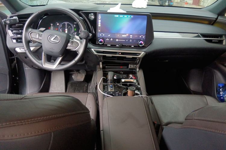 Used Lexus RX New Energy 2023 450h+ Four-Wheel Drive Enjoyment Edition Center Console