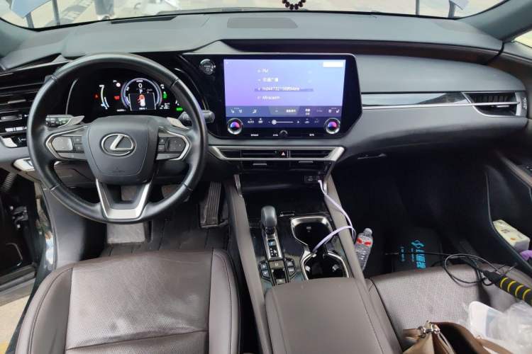 Used Lexus RX New Energy 2023 450h+ Four-Wheel Drive Enjoyment Edition Center Console