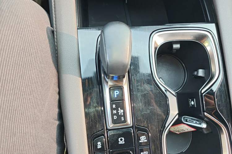 Used Lexus RX New Energy 2023 450h+ Four-Wheel Drive Enjoyment Edition Gear Lever