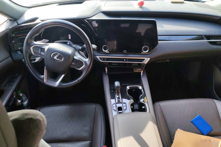 Used Lexus RX New Energy 2023 450h+ Four-Wheel Drive Enjoyment Edition Interior 2