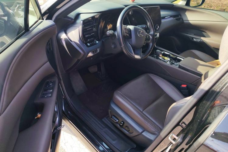 Used Lexus RX New Energy 2023 450h+ Four-Wheel Drive Enjoyment Edition Interior 3