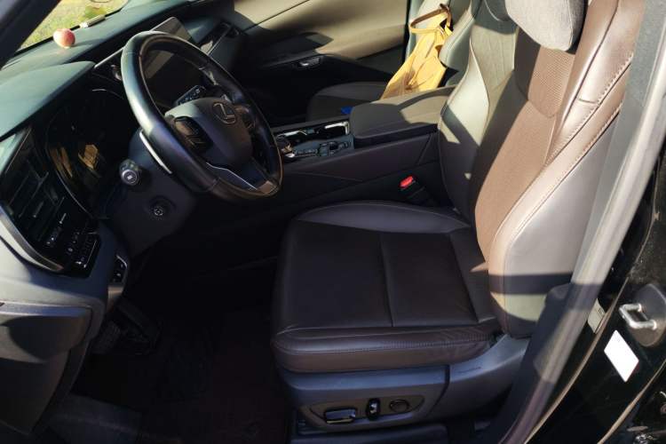 Used Lexus RX New Energy 2023 450h+ Four-Wheel Drive Enjoyment Edition Left Front Seat