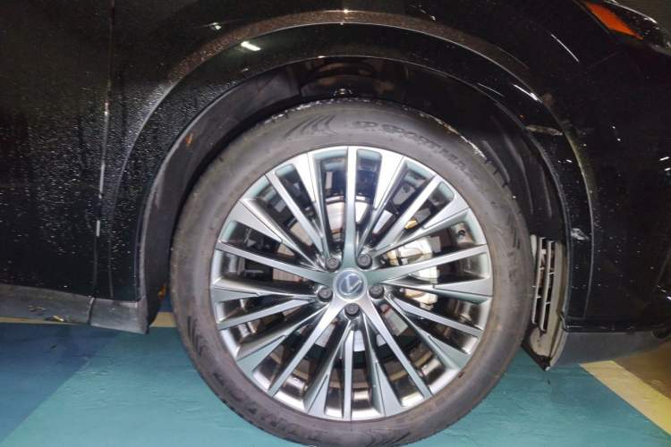 Used Lexus RX New Energy 2023 450h+ Four-Wheel Drive Enjoyment Edition Right Front Wheel Hub