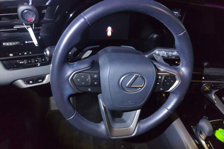 Used Lexus RX New Energy 2023 450h+ Four-Wheel Drive Enjoyment Edition Steering Wheel