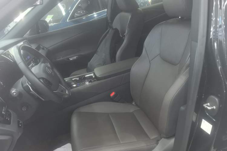 Used Lexus RX New Energy 2023 450h+ Four-Wheel Drive Enjoyment Edition Left Front Seat