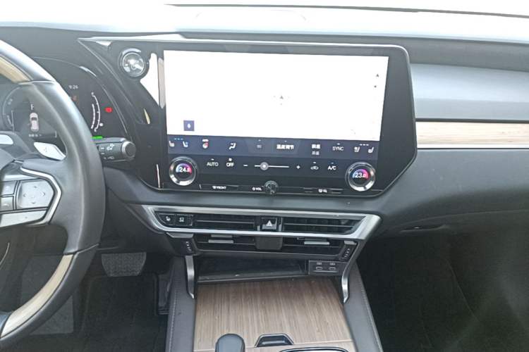 Used Lexus RX New Energy 2023 450h+ Four-Wheel Drive Enjoyment Edition Audio And AC Panel
