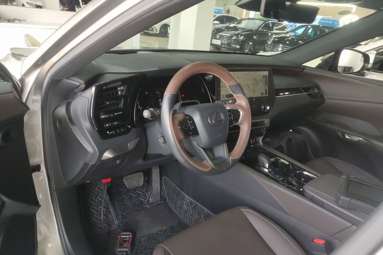 Used Lexus RX New Energy 2023 450h+ Four-Wheel Drive Enjoyment Edition Center Console