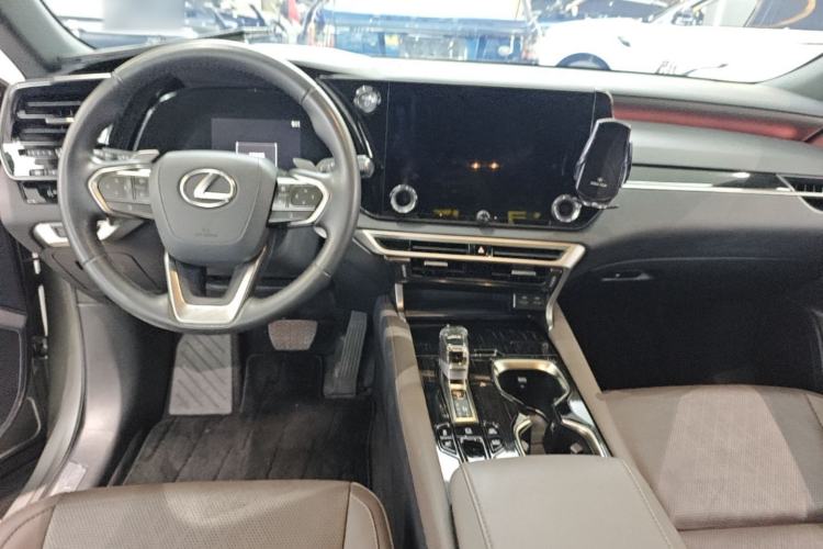 Used Lexus RX New Energy 2023 450h+ Four-Wheel Drive Enjoyment Edition Center Console
