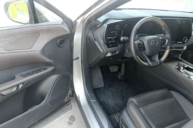 Used Lexus RX New Energy 2023 450h+ Four-Wheel Drive Enjoyment Edition Driver Seat