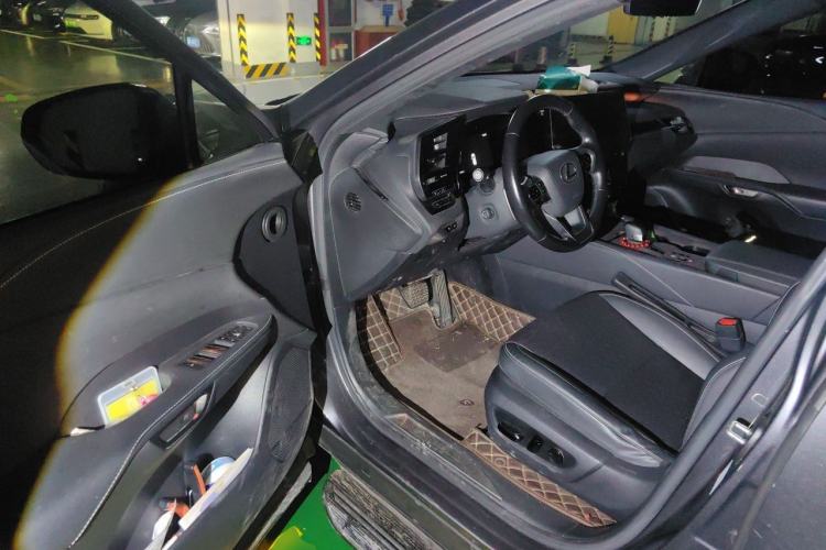 Used Lexus RX New Energy 2023 450h+ Four-Wheel Drive Enjoyment Edition Driver Seat