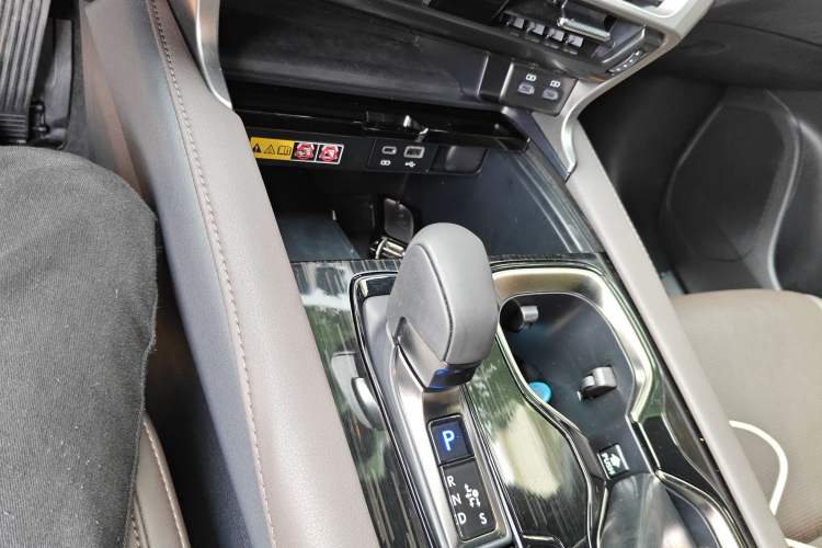 Used Lexus RX New Energy 2023 450h+ Four-Wheel Drive Enjoyment Edition Gear Lever