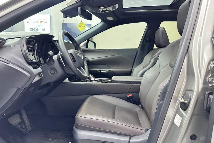 Used Lexus RX New Energy 2023 450h+ Four-Wheel Drive Enjoyment Edition Interior 2