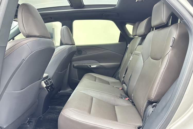 Used Lexus RX New Energy 2023 450h+ Four-Wheel Drive Enjoyment Edition Interior 3
