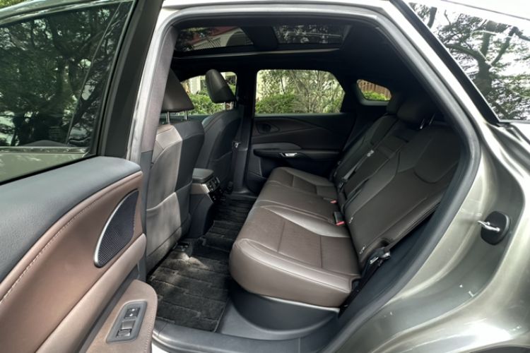 Used Lexus RX New Energy 2023 450h+ Four-Wheel Drive Enjoyment Edition Interior 3