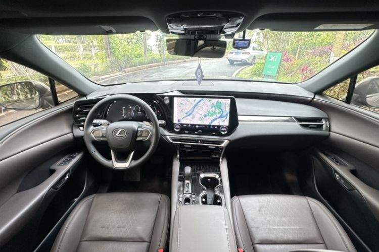 Used Lexus RX New Energy 2023 450h+ Four-Wheel Drive Enjoyment Edition Interior 4