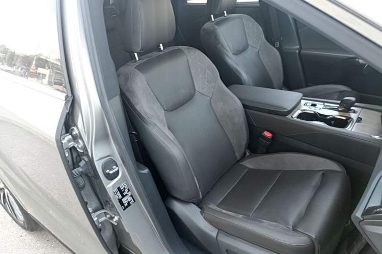 Used Lexus RX New Energy 2023 450h+ Four-Wheel Drive Enjoyment Edition Right Front Seat
