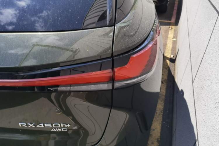 Used Lexus RX New Energy 2023 450h+ Four-Wheel Drive Enjoyment Edition Right Rear Taillight