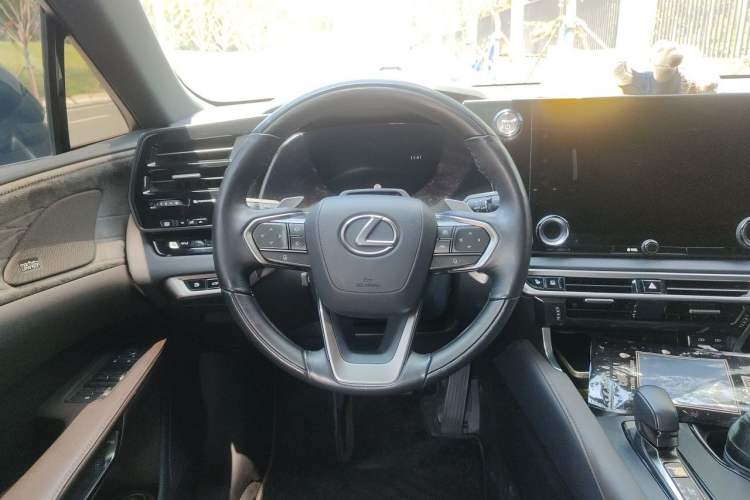 Used Lexus RX New Energy 2023 450h+ Four-Wheel Drive Enjoyment Edition Steering Wheel