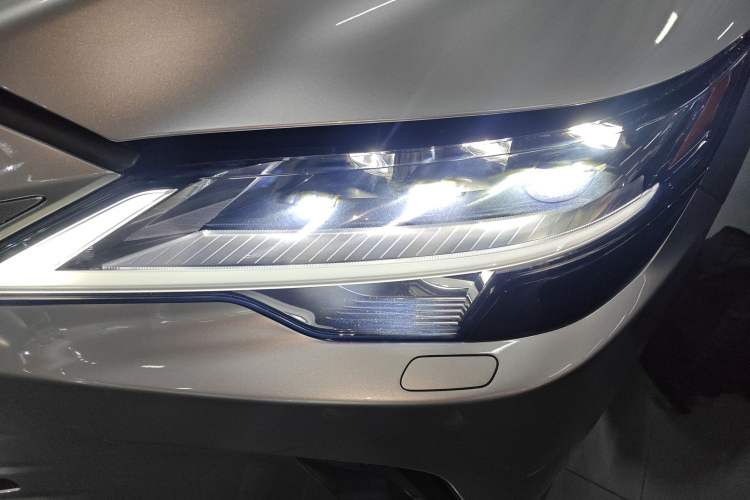 Used Lexus RX New Energy 2023 450h+ Four-Wheel Drive Enjoyment Edition Left Front Headlight