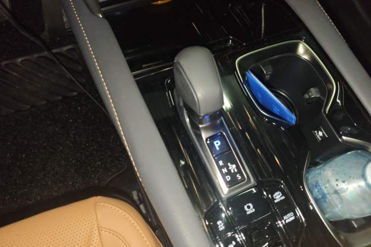 Used Lexus RX New Energy 2023 450h+ Four-Wheel Drive Enjoyment Edition Gear Lever