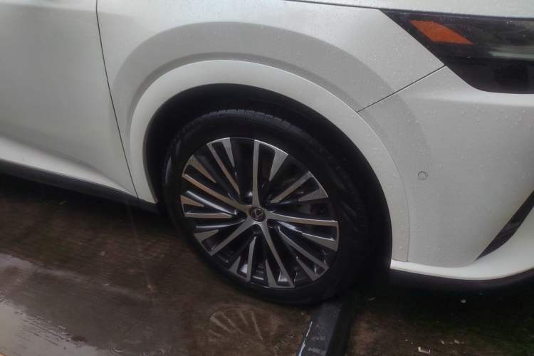 Used Lexus RX New Energy 2023 450h+ Four-Wheel Drive Enjoyment Edition Right Front Wheel Hub