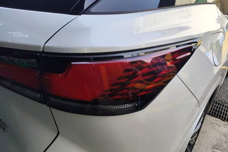 Used Lexus RX New Energy 2023 450h+ Four-Wheel Drive Enjoyment Edition Right Rear Taillight
