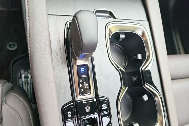 Used Lexus RX New Energy 2025 450h+ Four-Wheel Drive Comfort Edition Gear Lever