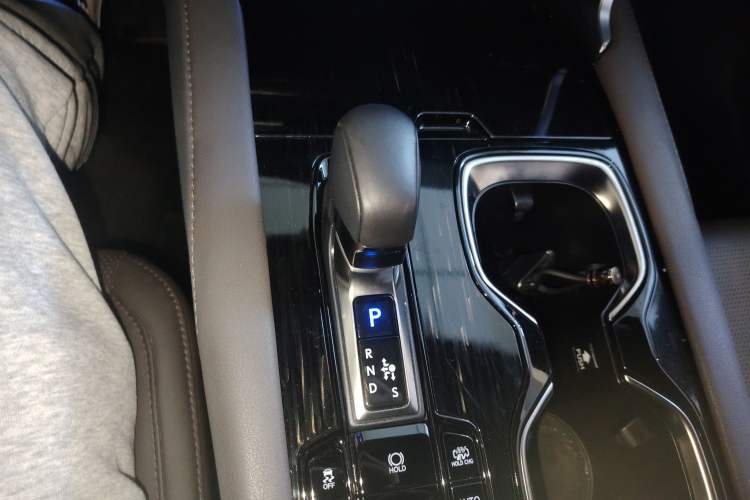 Used Lexus RX New Energy 2025 450h+ Four-Wheel Drive Comfort Edition Gear Lever