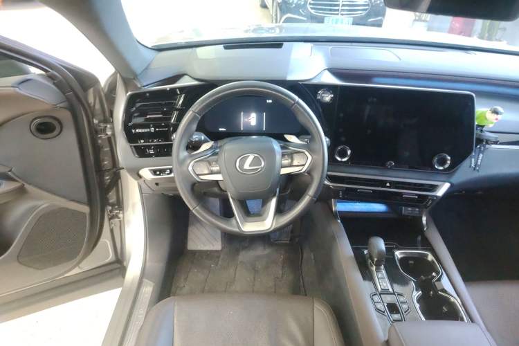 Used Lexus RX New Energy 2025 450h+ Four-Wheel Drive Comfort Edition Steering Wheel