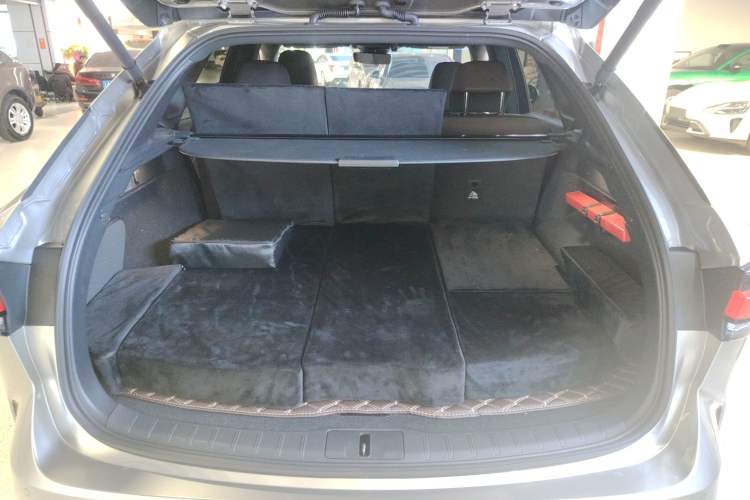 Used Lexus RX New Energy 2025 450h+ Four-Wheel Drive Comfort Edition Trunk