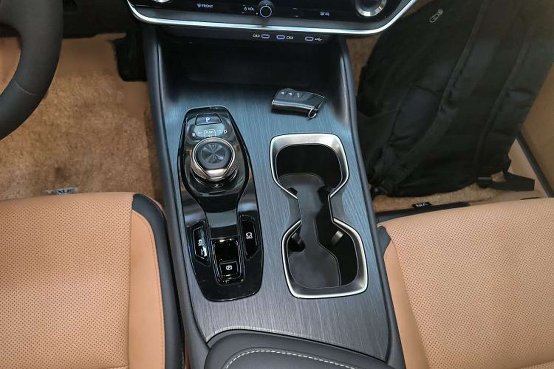 Used Lexus RZ 2023 450e All-Wheel Drive Luxury Edition Gear Lever