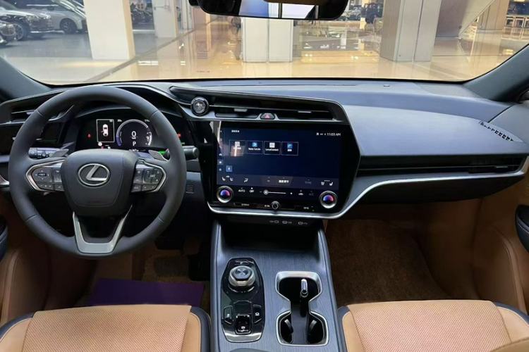 Used Lexus RZ 2023 450e All-Wheel Drive Luxury Edition Interior 5