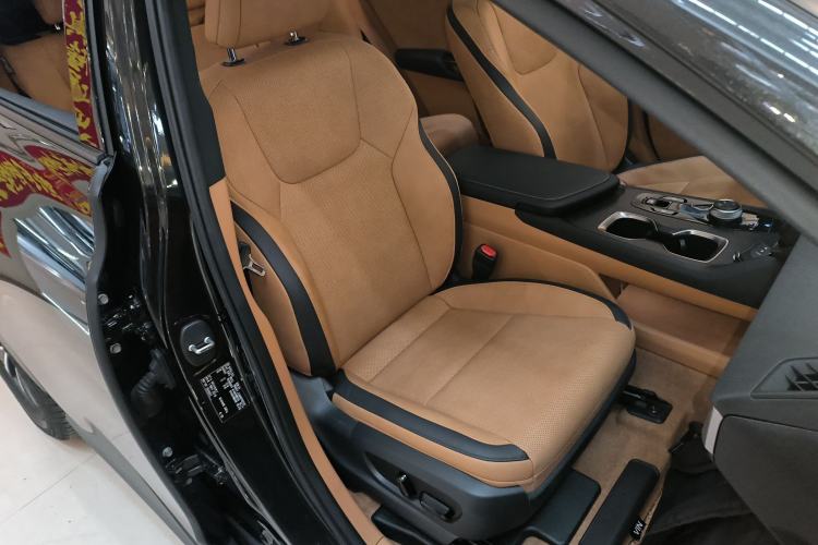 Used Lexus RZ 2023 450e All-Wheel Drive Luxury Edition Right Front Seat
