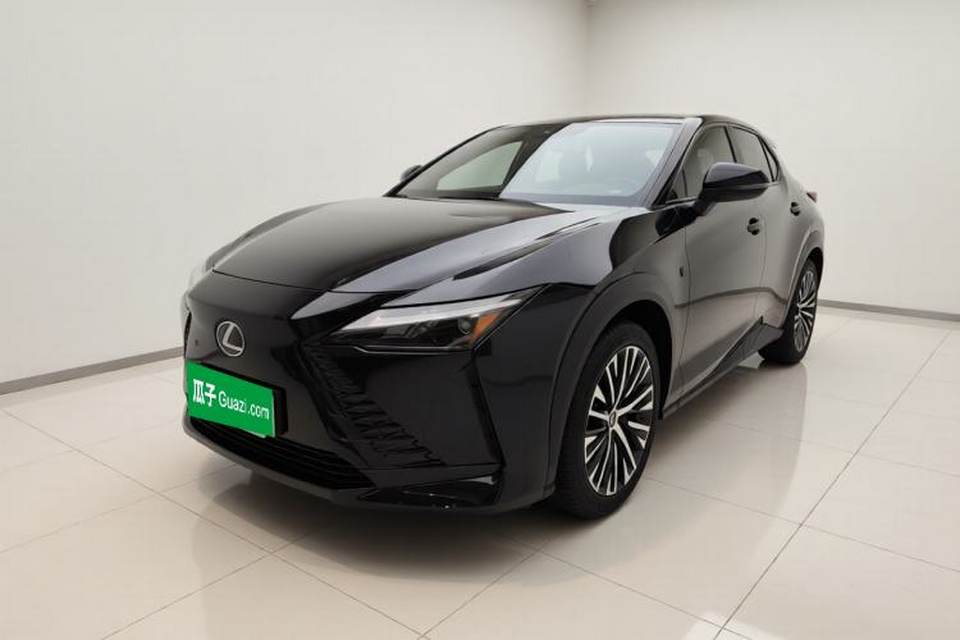 Lexus RZ 2023
