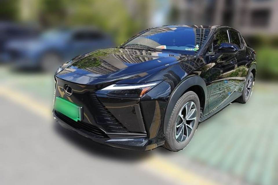 Lexus RZ 2023