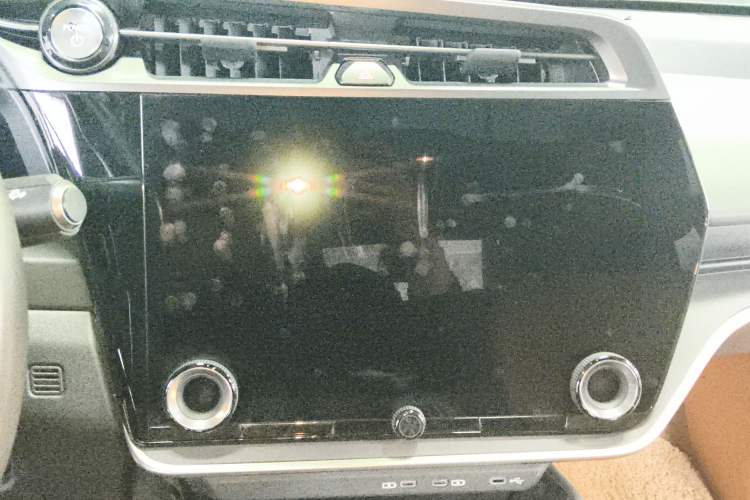 Used Lexus RZ 2023 300e Long-Range Indulgence Edition Audio And AC Panel