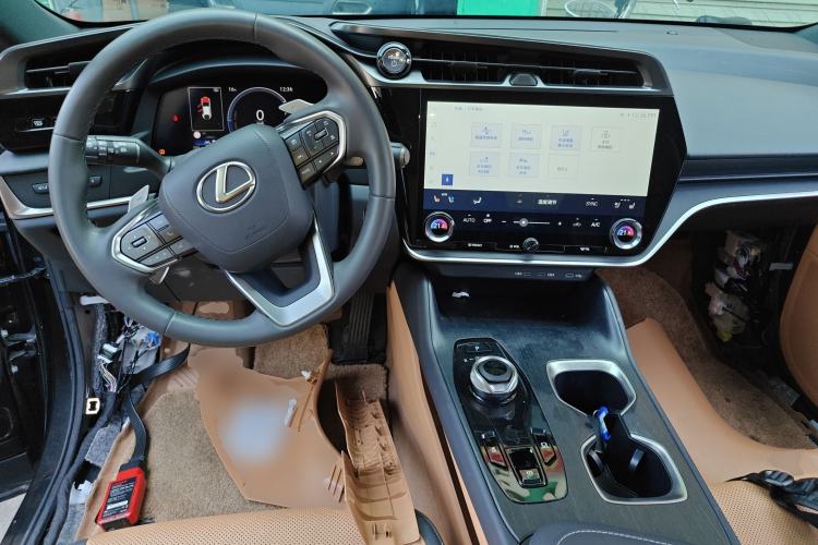 Used Lexus RZ 2023 450e All-Wheel-Drive Long-Range Version Center Console