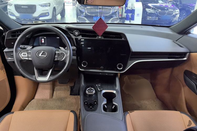 Used Lexus RZ 2023 450e All-Wheel Drive Luxury Edition Center Console