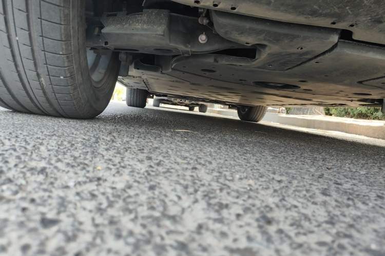 Used Lexus RZ 2023 450e All-Wheel Drive Luxury Edition Chassis Rear Left