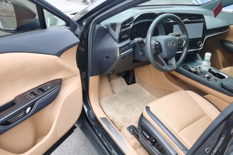 Used Lexus RZ 2023 450e All-Wheel Drive Luxury Edition Driver Seat